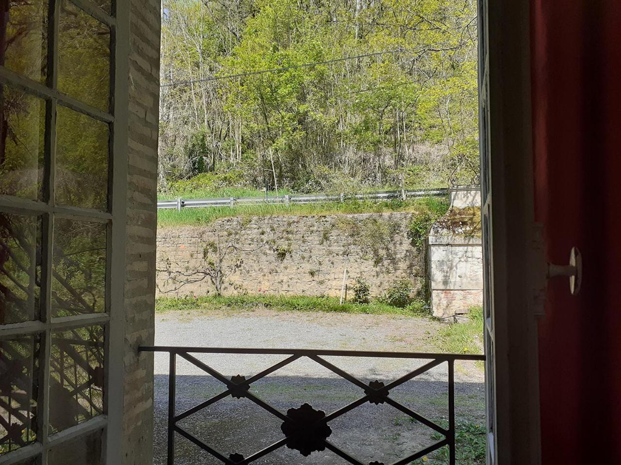Le Moulin De Saleth Hotel Saint-Antonin Room photo